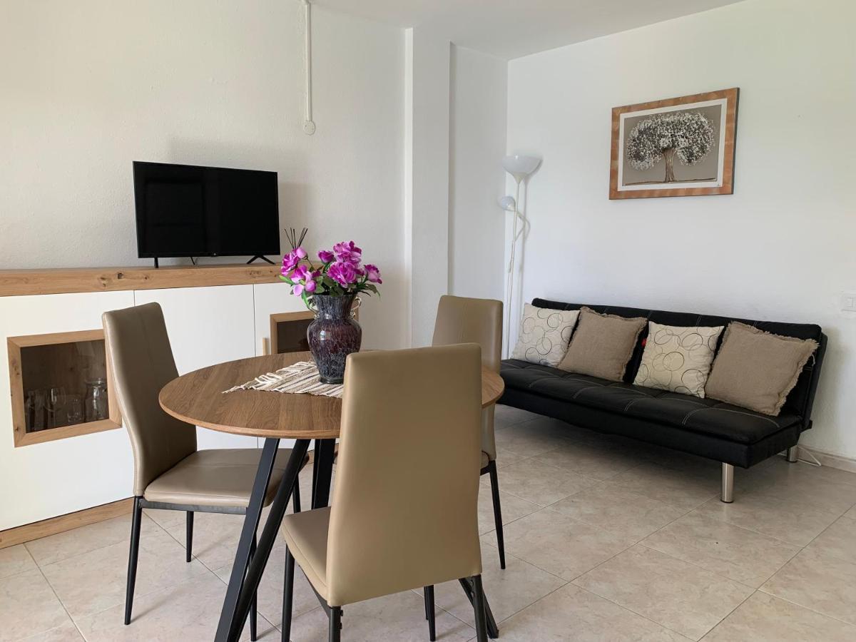 Comodoro, Situado En Frente Del Mar Apartment Лос Кристианос Екстериор снимка