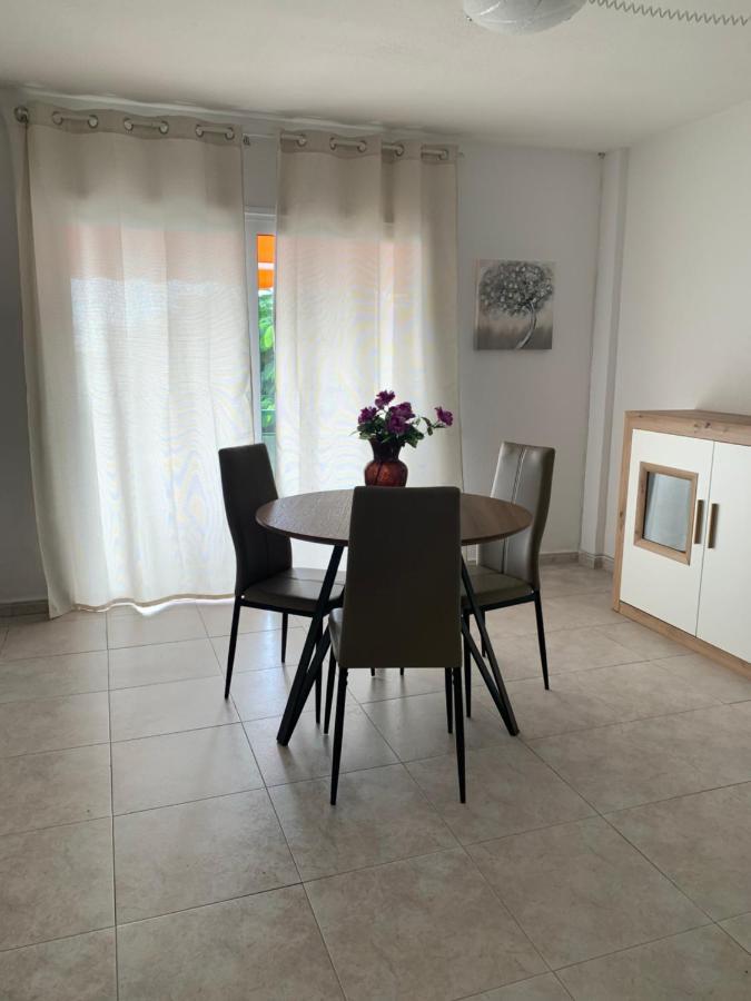 Comodoro, Situado En Frente Del Mar Apartment Лос Кристианос Екстериор снимка