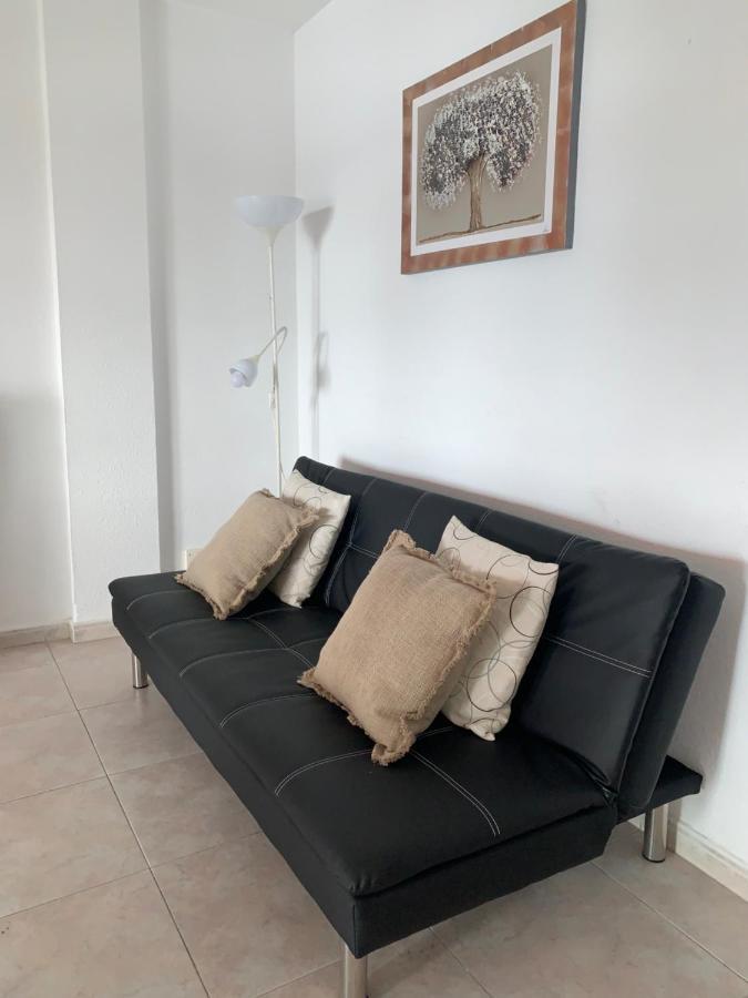 Comodoro, Situado En Frente Del Mar Apartment Лос Кристианос Екстериор снимка